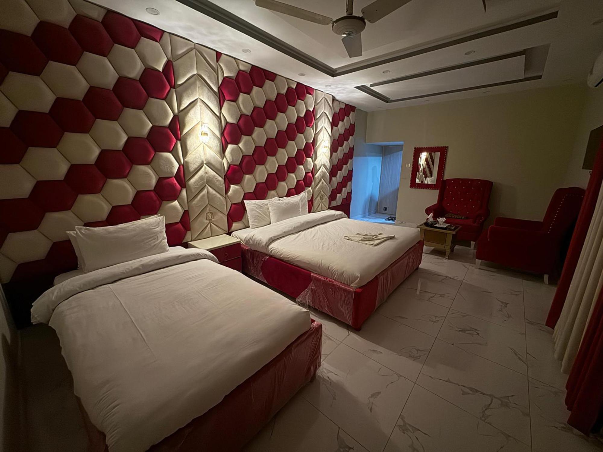 Dream Inn Guest House Исламабад Екстериор снимка