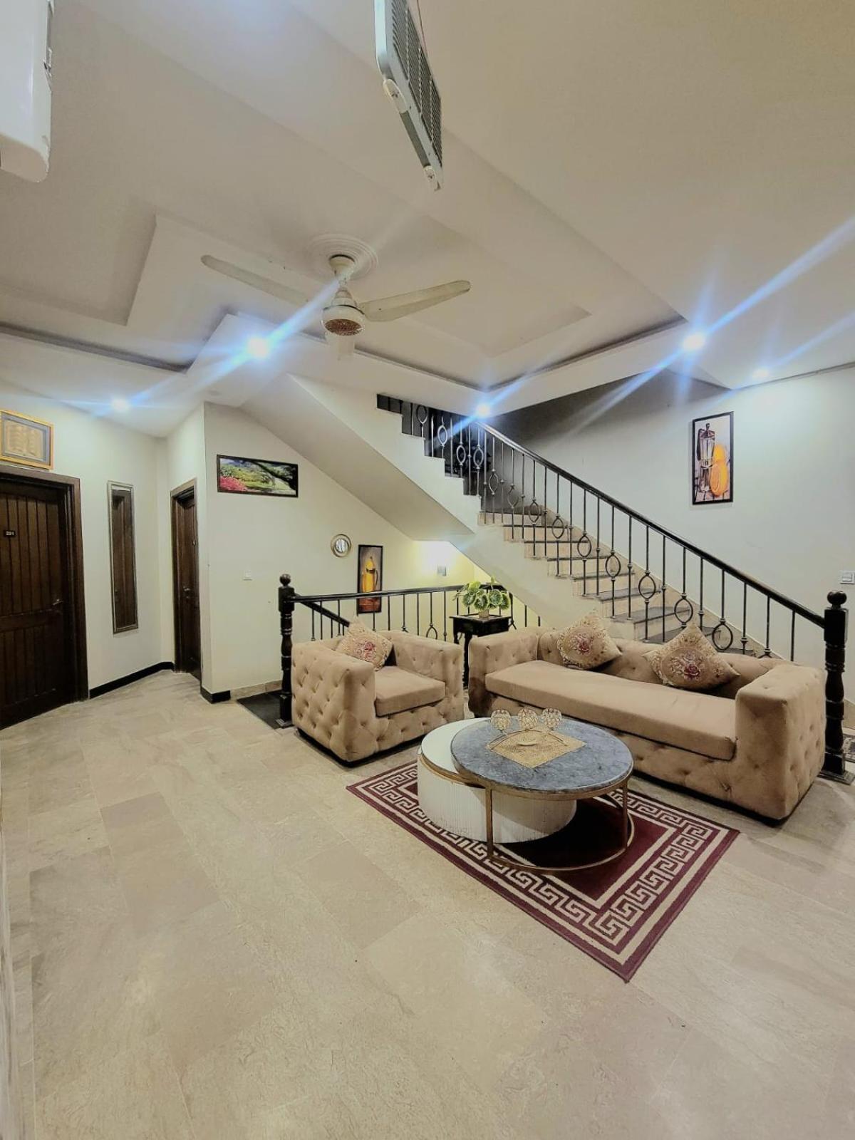 Dream Inn Guest House Исламабад Екстериор снимка
